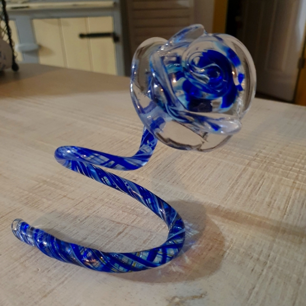 Art glass rose